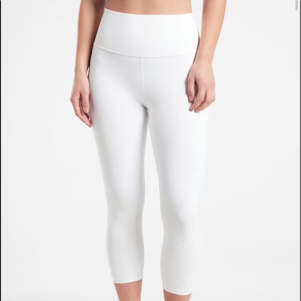 Athleta Ultra Rise Elation Capri Leggings